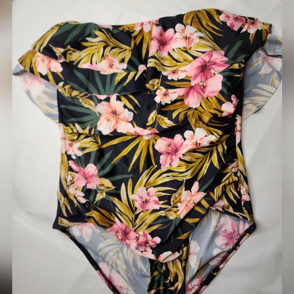New KONA SOL Swimsuit XL (16-18)